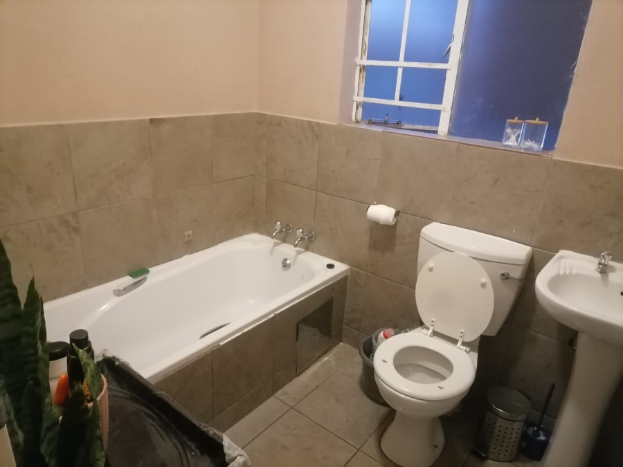 2 Bedroom Property for Sale in Rustenburg Central North West